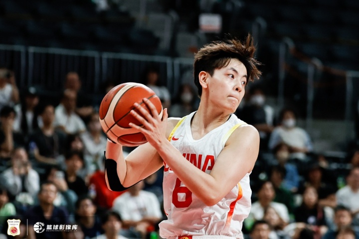 受脚伤困扰！杨舒予本届亚运会场均13.8分6篮板3.6助攻
